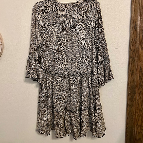 NY COLLECTION Dress, NWOT, Loose Fitting, 3/4 Bell Sleeves, Size Medium - Picture 2 of 9